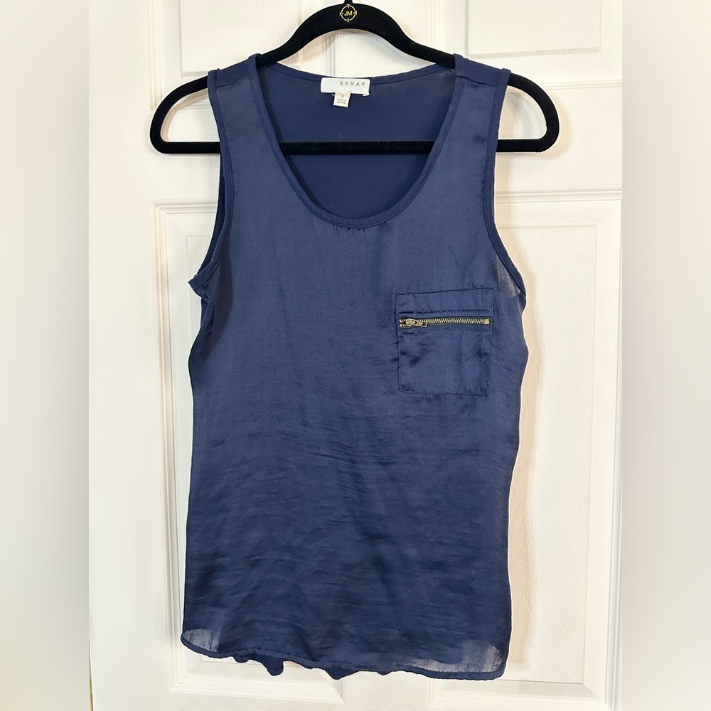 Kenar women’s sleeveless shirt.